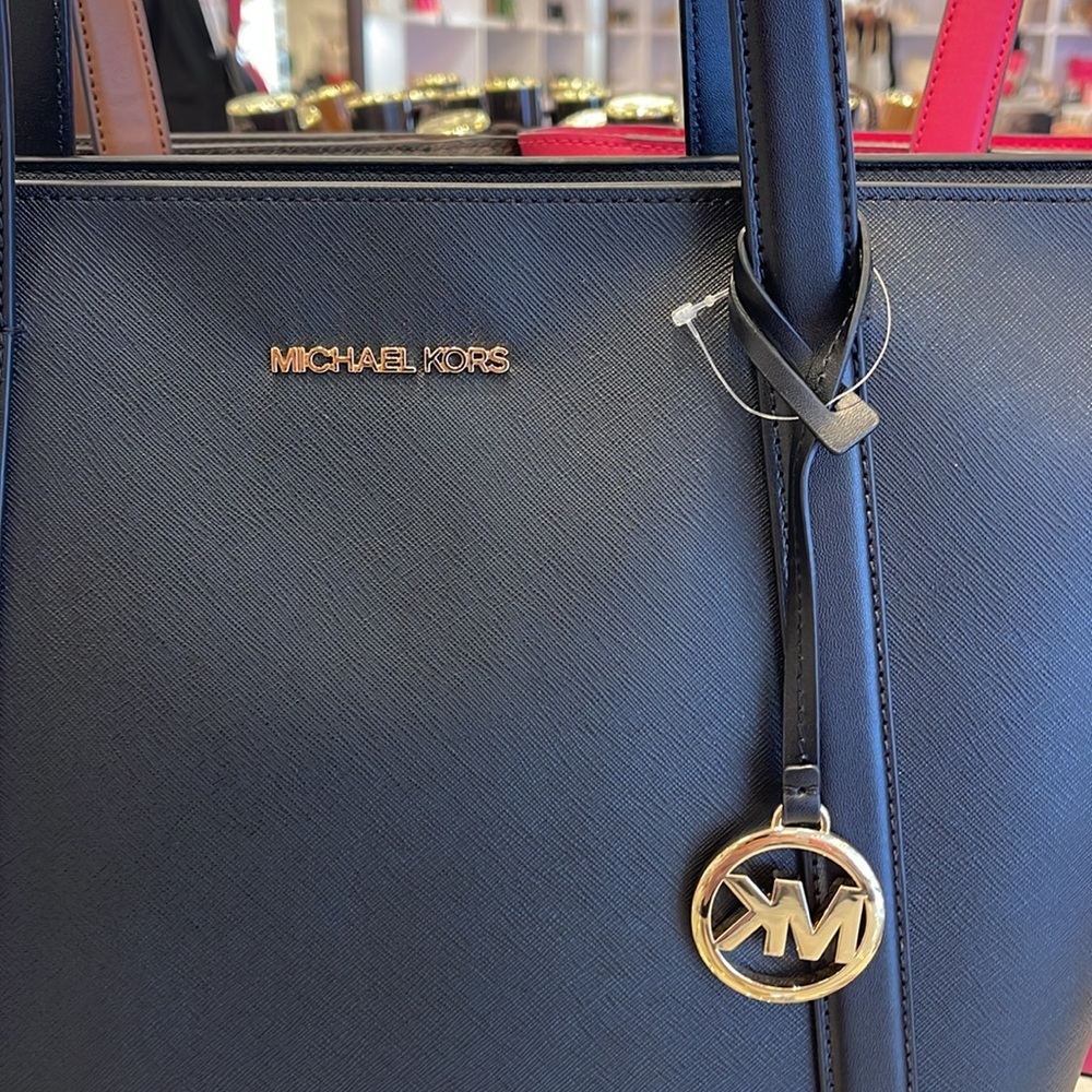 MICHAEL KORS 
Pratt Large Tote Shoulder Bag
COLOR BLACK
NWT - Picture 2 of 16